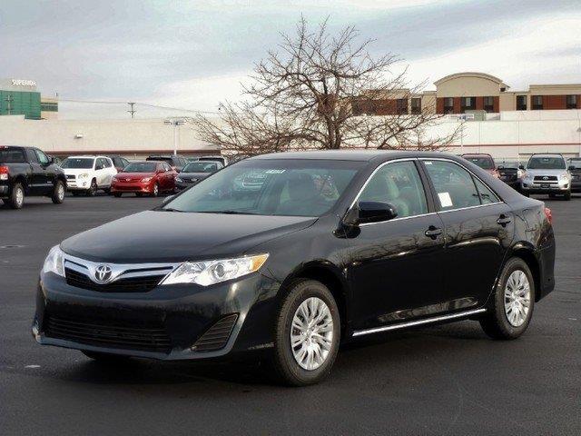 Video Toyota Camry LE 2012